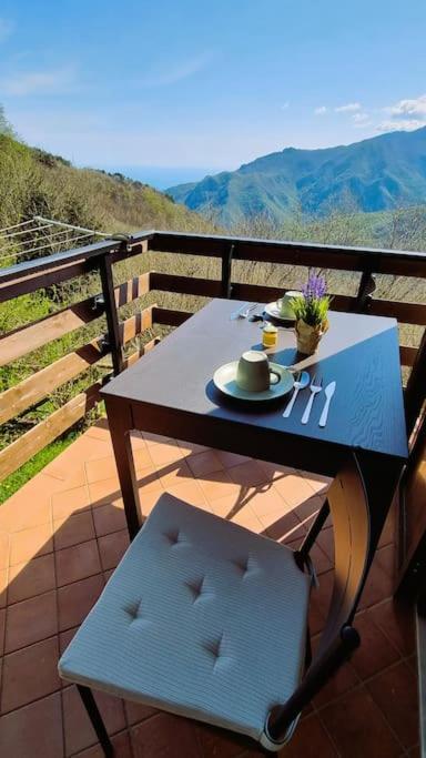 Bee Freeride Biker House Magliolo Exterior foto