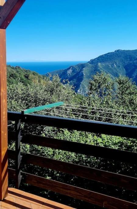 Bee Freeride Biker House Magliolo Exterior foto